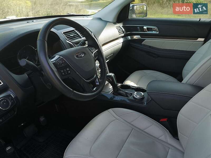 Внедорожник / Кроссовер Ford Explorer 2018 в Каменском