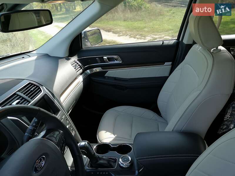 Внедорожник / Кроссовер Ford Explorer 2018 в Каменском