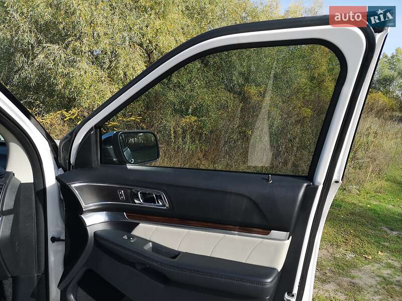 Внедорожник / Кроссовер Ford Explorer 2018 в Каменском