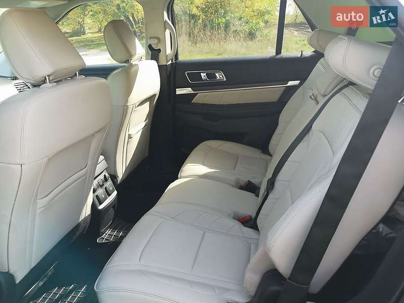 Внедорожник / Кроссовер Ford Explorer 2018 в Каменском