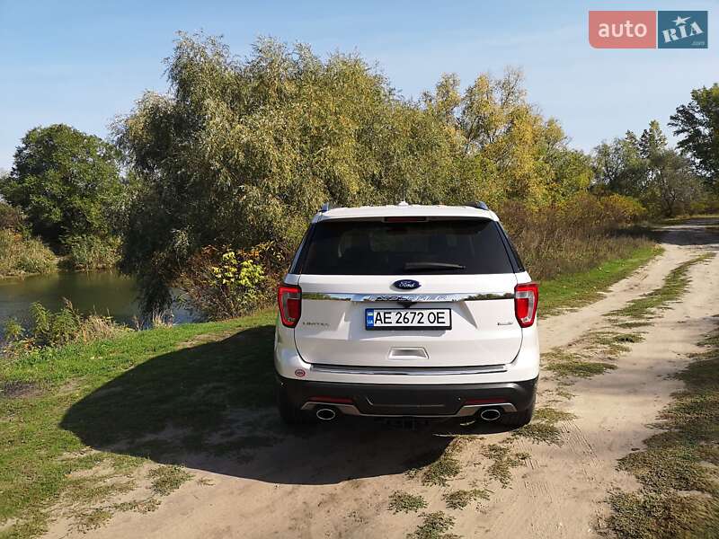 Внедорожник / Кроссовер Ford Explorer 2018 в Каменском