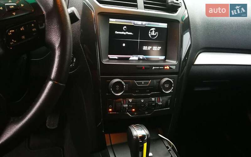 Позашляховик / Кросовер Ford Explorer 2015 в Львові