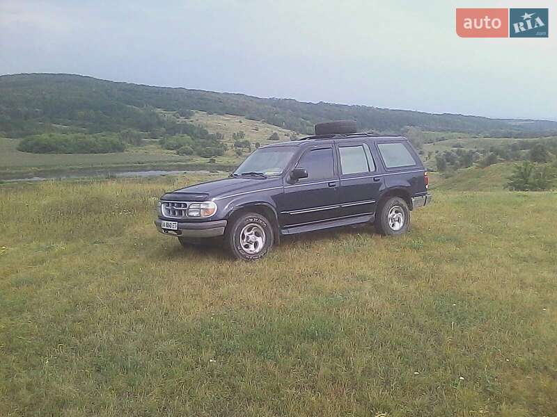 Позашляховик / Кросовер Ford Explorer 1996 в Черкасах фото 4 Позашляховик / Кросовер Ford Explorer 1996 в Черкасах