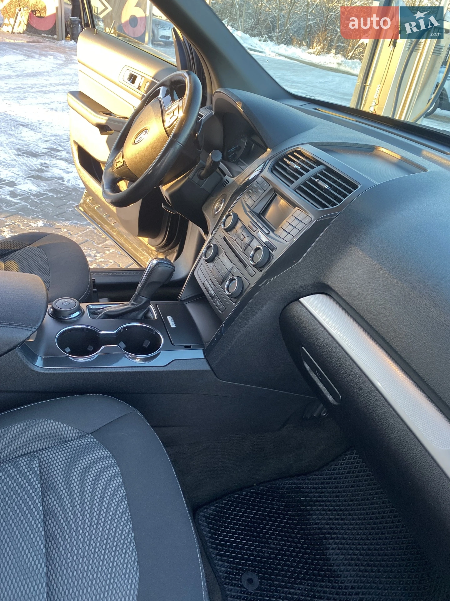 2017 Ford Explorer - мініатюра 15