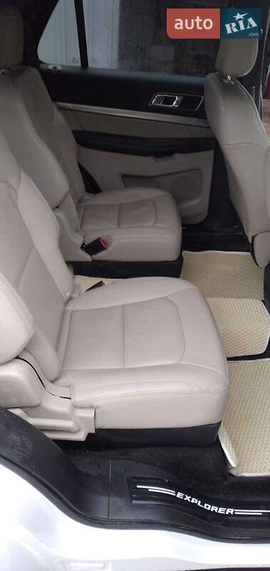 Внедорожник / Кроссовер Ford Explorer 2017 в Деражне