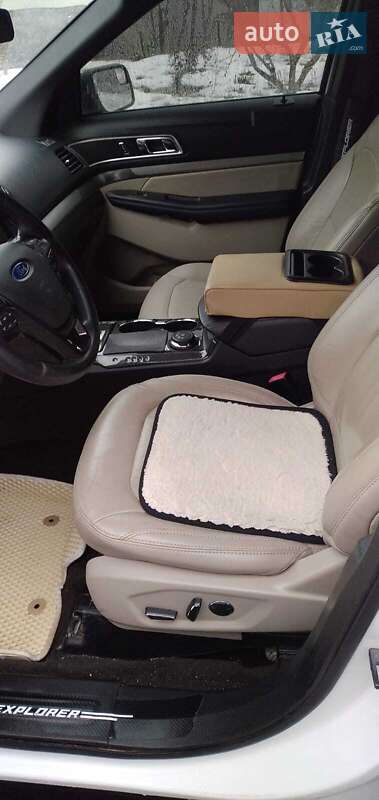 Внедорожник / Кроссовер Ford Explorer 2017 в Деражне