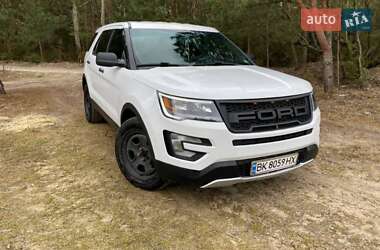 Позашляховик / Кросовер Ford Explorer 2016 в Вараші