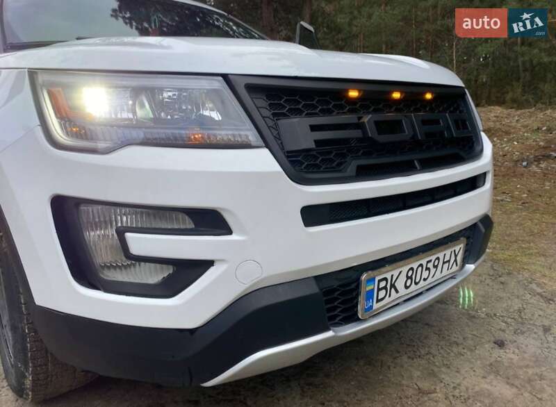 Позашляховик / Кросовер Ford Explorer 2016 в Вараші