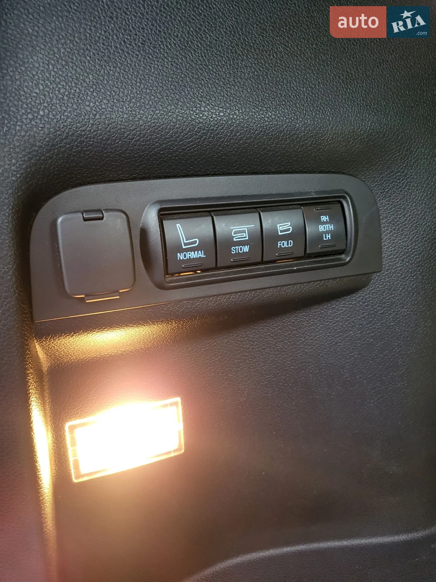 2017 Ford Explorer - мініатюра 25