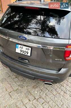 Внедорожник / Кроссовер Ford Explorer 2016 в Павлограде