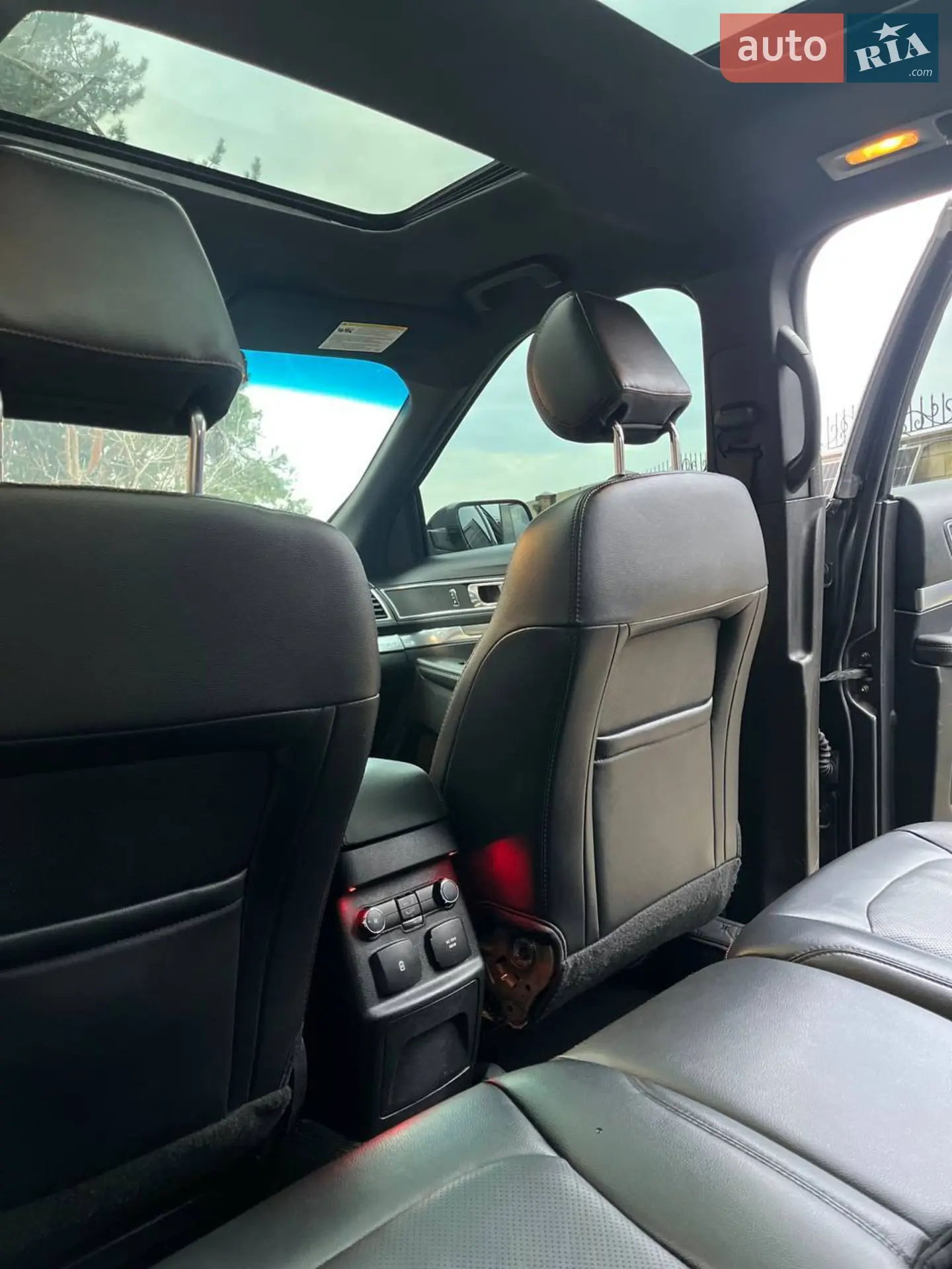 2016 Ford Explorer - мініатюра 31