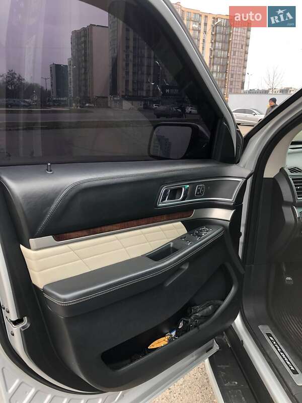 Позашляховик / Кросовер Ford Explorer 2017 в Черкасах