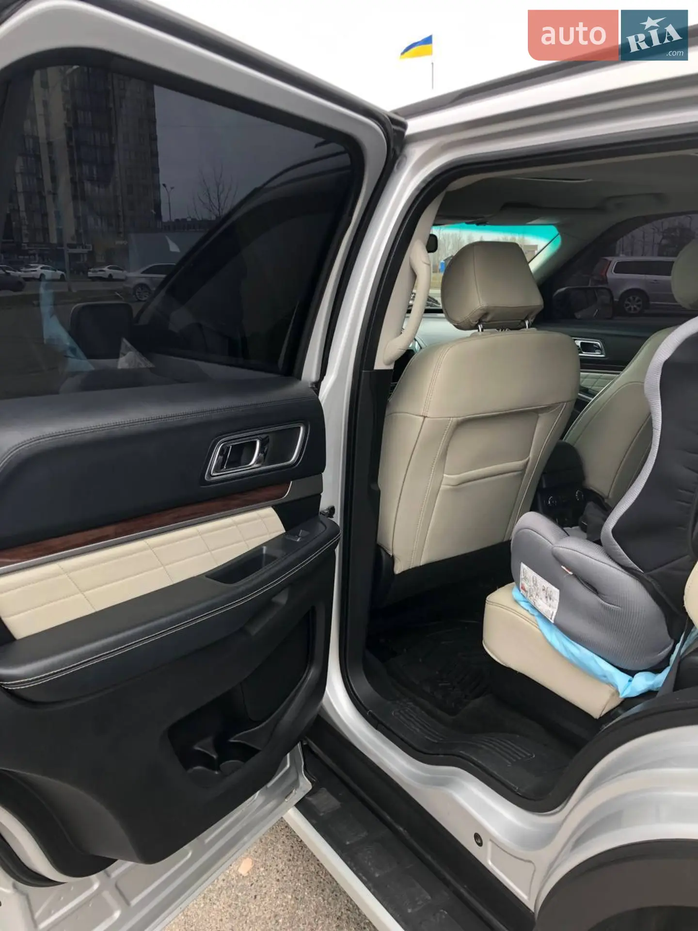 2017 Ford Explorer - мініатюра 21