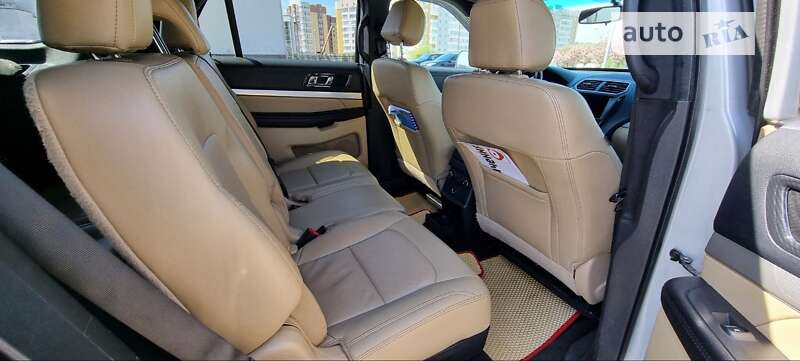 Позашляховик / Кросовер Ford Explorer 2015 в Львові