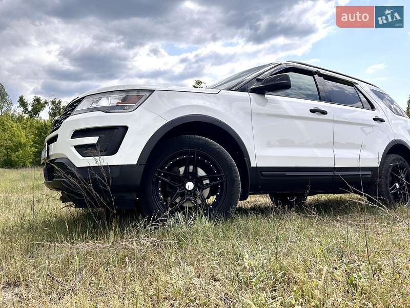 Внедорожник / Кроссовер Ford Explorer 2016 в Броварах