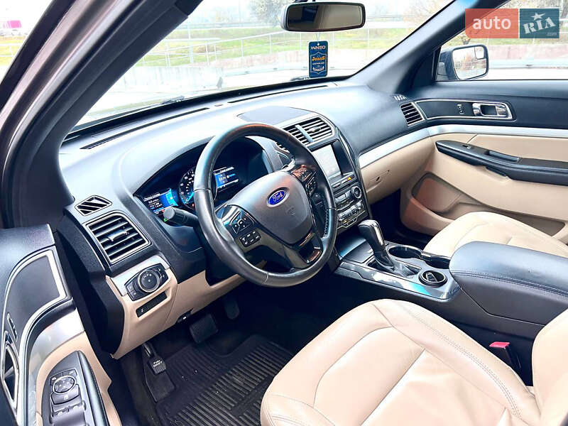 Позашляховик / Кросовер Ford Explorer 2015 в Києві