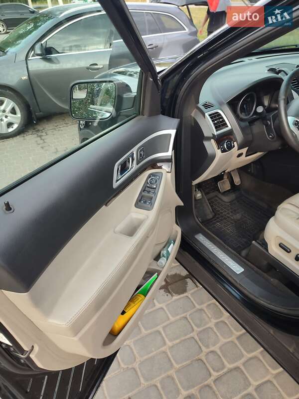 Позашляховик / Кросовер Ford Explorer 2014 в Вінниці