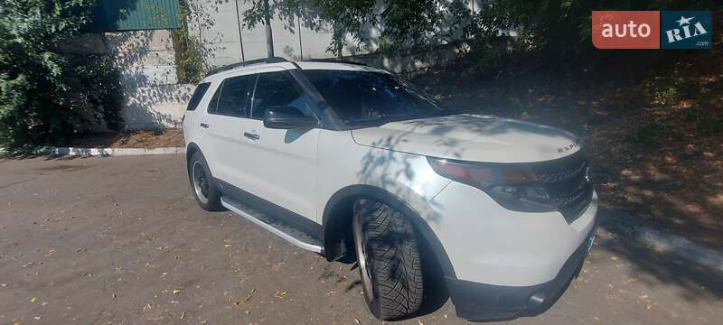 Внедорожник / Кроссовер Ford Explorer 2013 в Первомайске