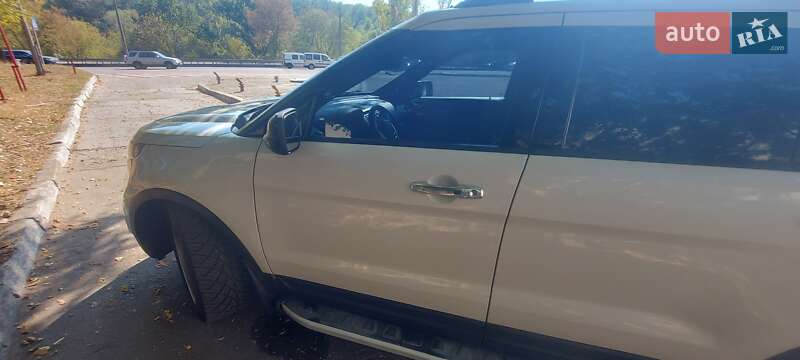 Внедорожник / Кроссовер Ford Explorer 2013 в Первомайске
