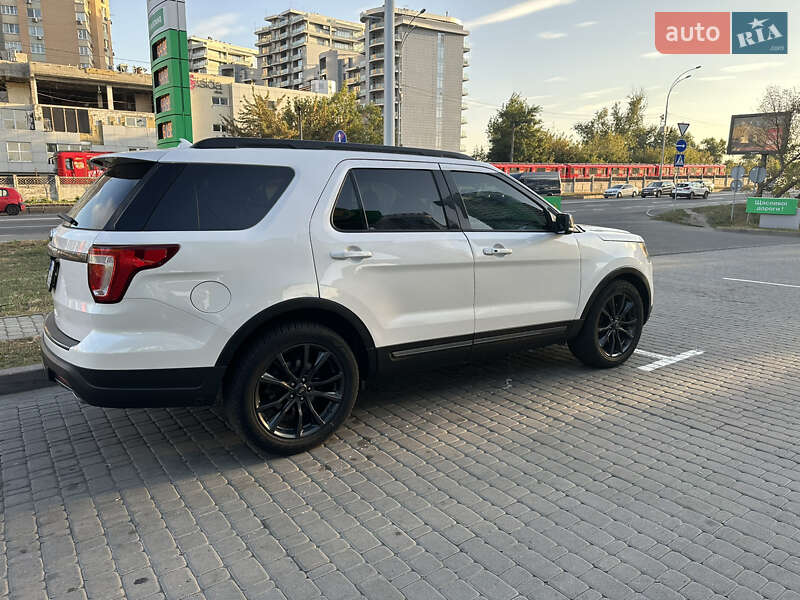 Внедорожник / Кроссовер Ford Explorer 2017 в Киеве фото 4 Внедорожник / Кроссовер Ford Explorer 2017 в Киеве