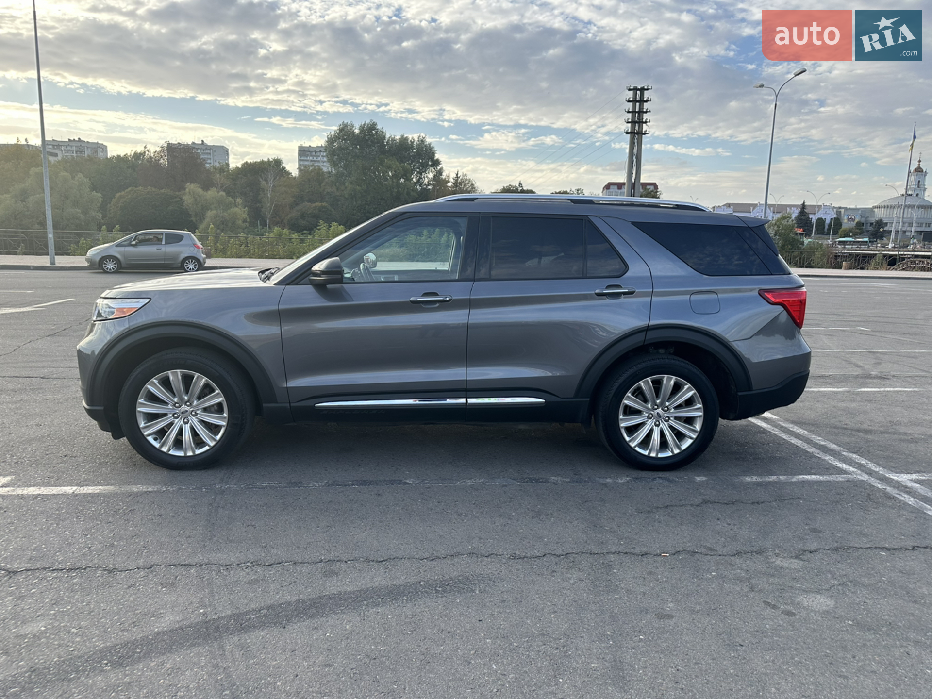2021 Ford Explorer - мініатюра 8