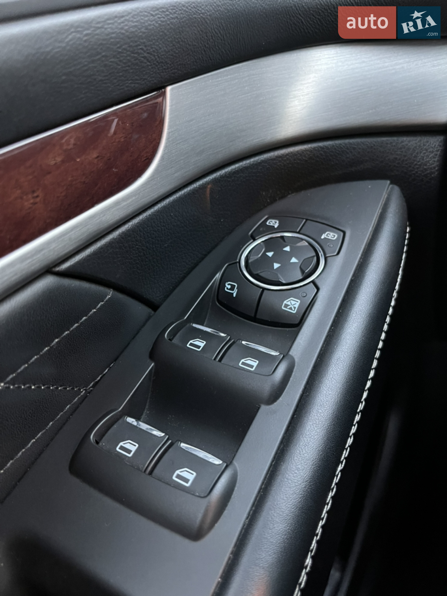 2017 Ford Explorer - мініатюра 4