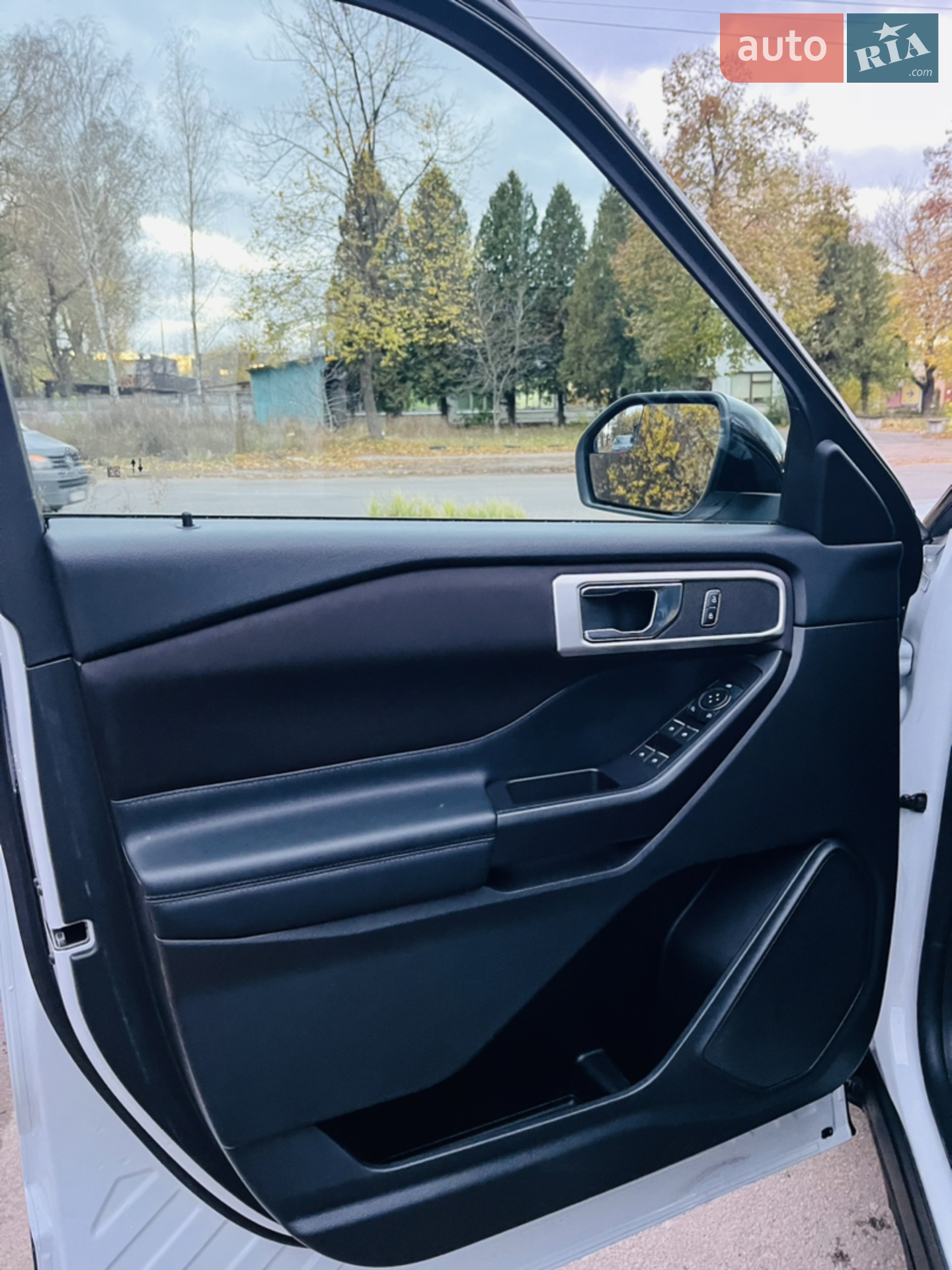2020 Ford Explorer - мініатюра 16