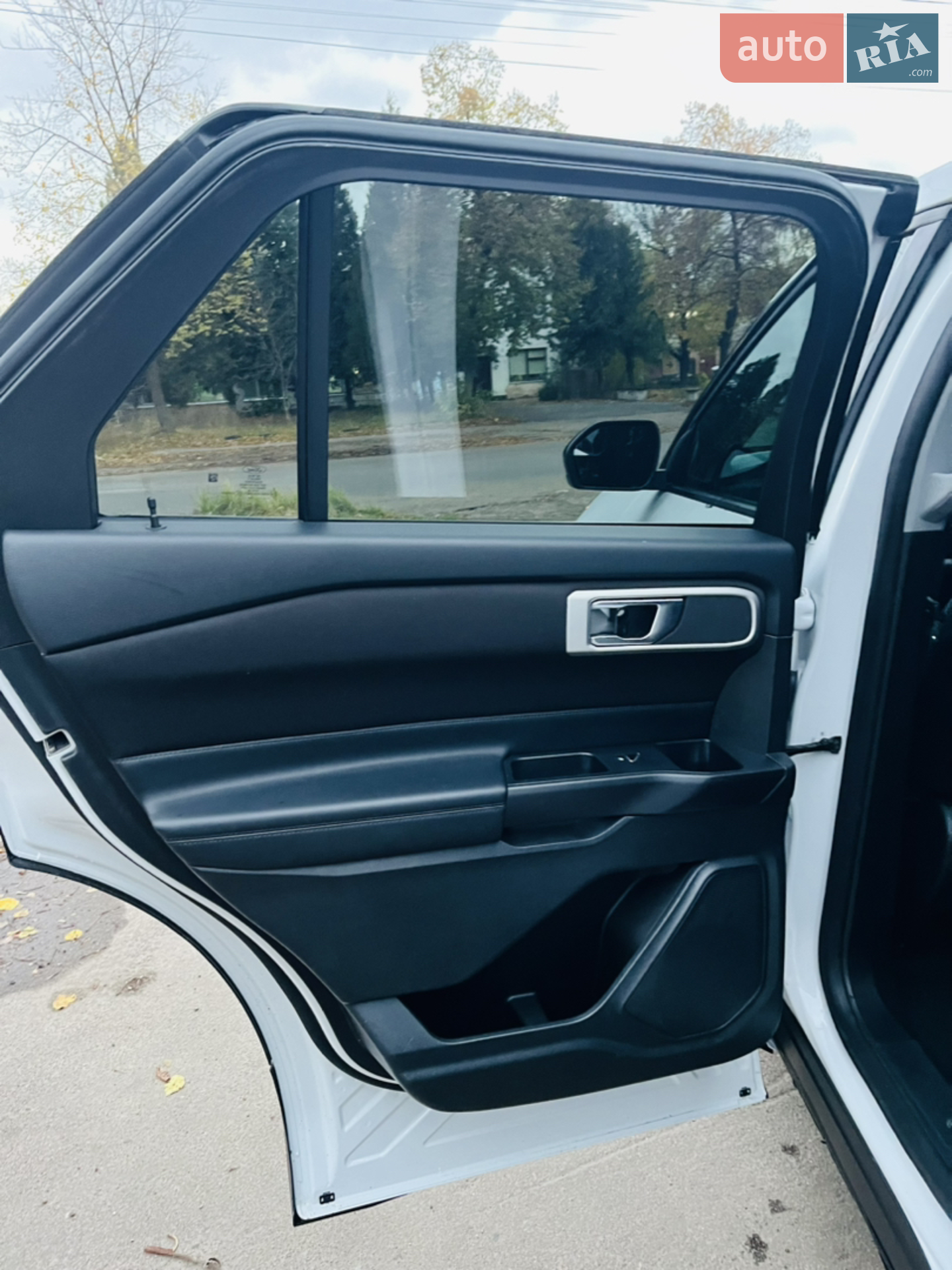 2020 Ford Explorer - мініатюра 17