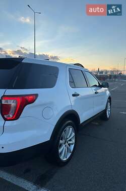 Позашляховик / Кросовер Ford Explorer 2017 в Києві