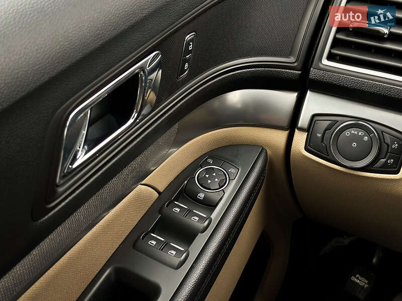 Внедорожник / Кроссовер Ford Explorer 2017 в Черновцах