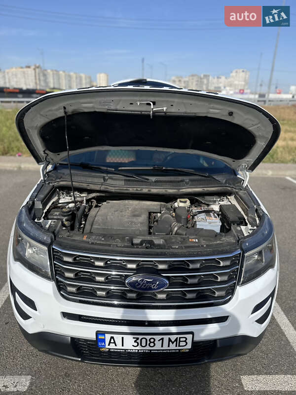 Позашляховик / Кросовер Ford Explorer 2015 в Києві
