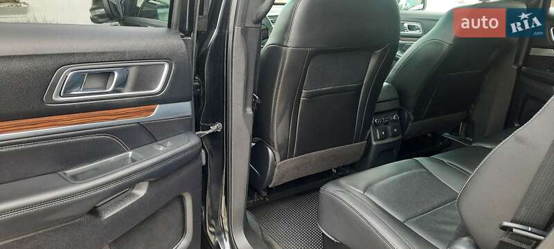 Позашляховик / Кросовер Ford Explorer 2016 в Острозі