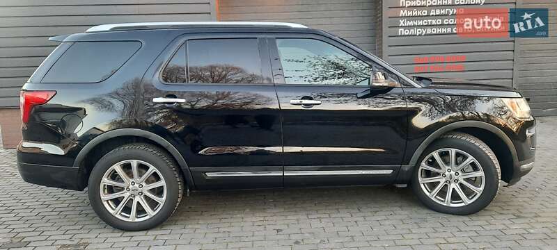 Позашляховик / Кросовер Ford Explorer 2016 в Острозі