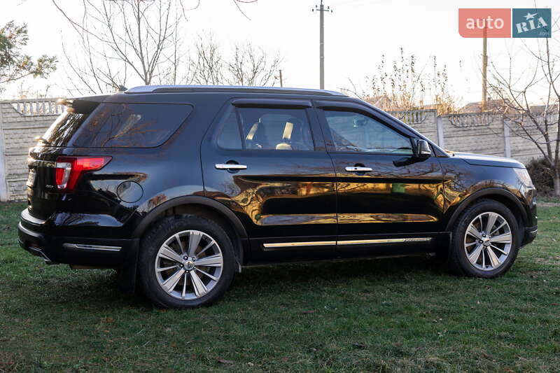 Внедорожник / Кроссовер Ford Explorer 2017 в Верхнеднепровске