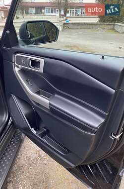 Позашляховик / Кросовер Ford Explorer 2020 в 