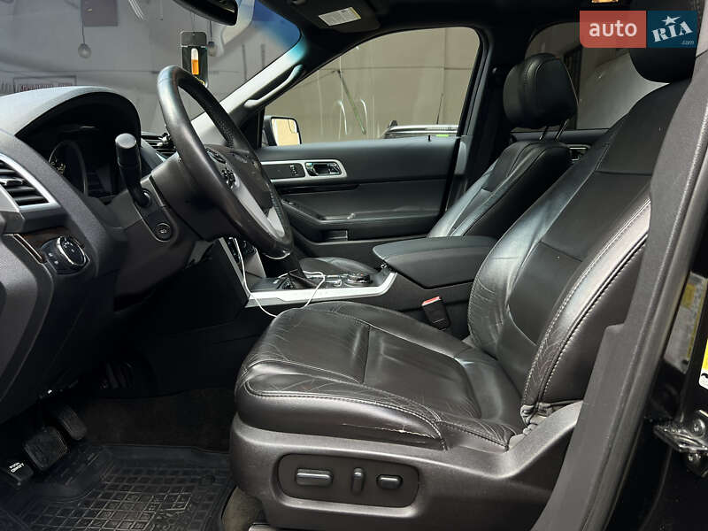 Позашляховик / Кросовер Ford Explorer 2014 в Львові