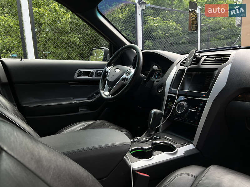 Позашляховик / Кросовер Ford Explorer 2014 в Львові