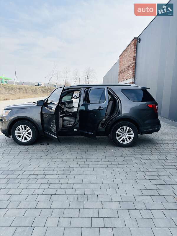 Внедорожник / Кроссовер Ford Explorer 2018 в Хмельницком