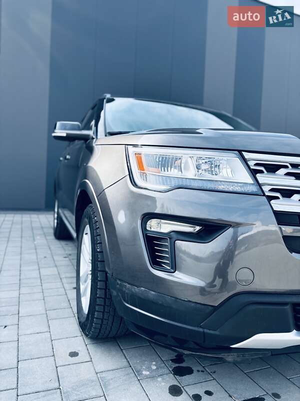 Внедорожник / Кроссовер Ford Explorer 2018 в Хмельницком