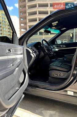 Позашляховик / Кросовер Ford Explorer 2016 в 