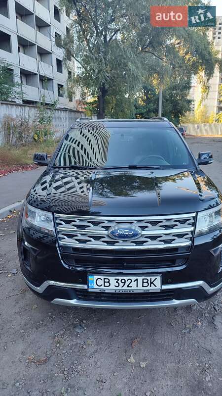 Позашляховик / Кросовер Ford Explorer 2018 в 