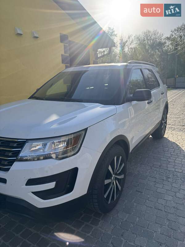 Внедорожник / Кроссовер Ford Explorer 2016 в Кобеляках