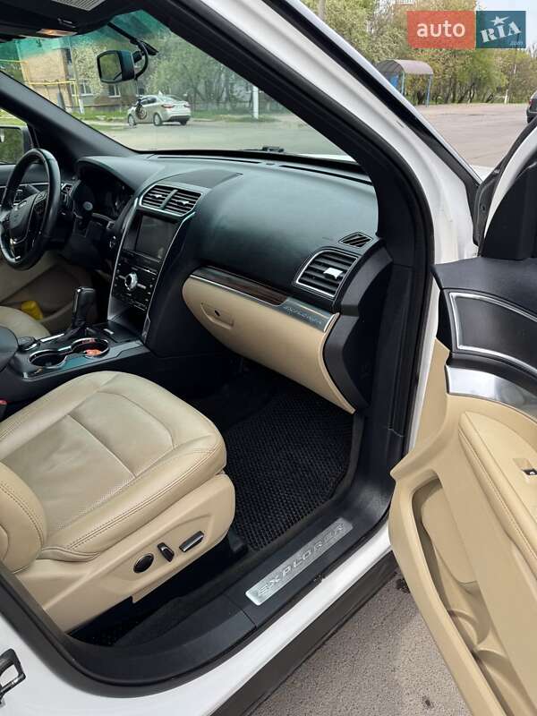 Внедорожник / Кроссовер Ford Explorer 2016 в Киеве