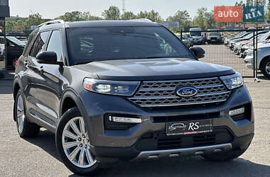 Позашляховик / Кросовер Ford Explorer 2019 в 