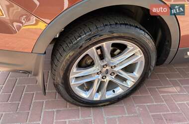 Позашляховик / Кросовер Ford Explorer 2018 в 