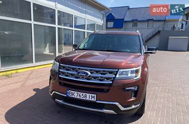 Позашляховик / Кросовер Ford Explorer 2018 в 