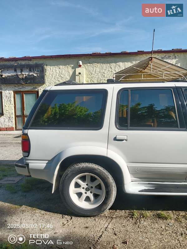 Позашляховик / Кросовер Ford Explorer 1995 в Львові