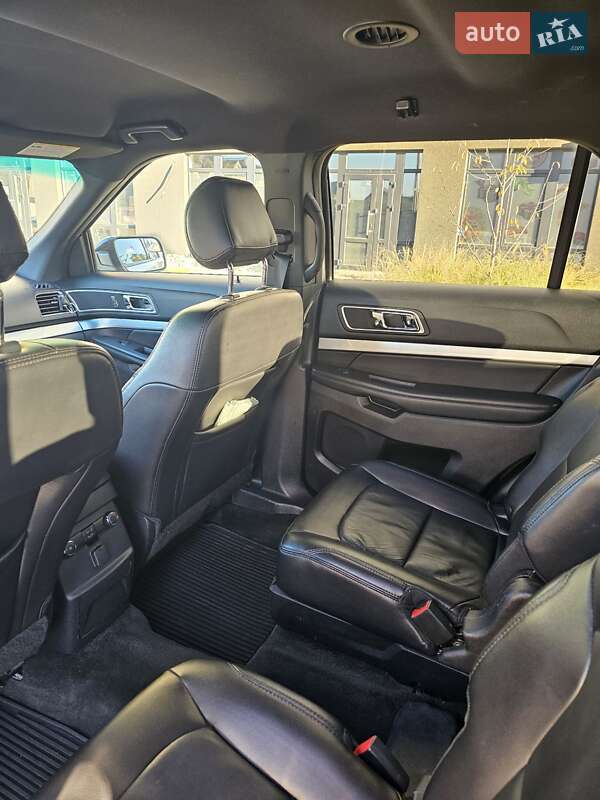 Внедорожник / Кроссовер Ford Explorer 2016 в Ивано-Франковске