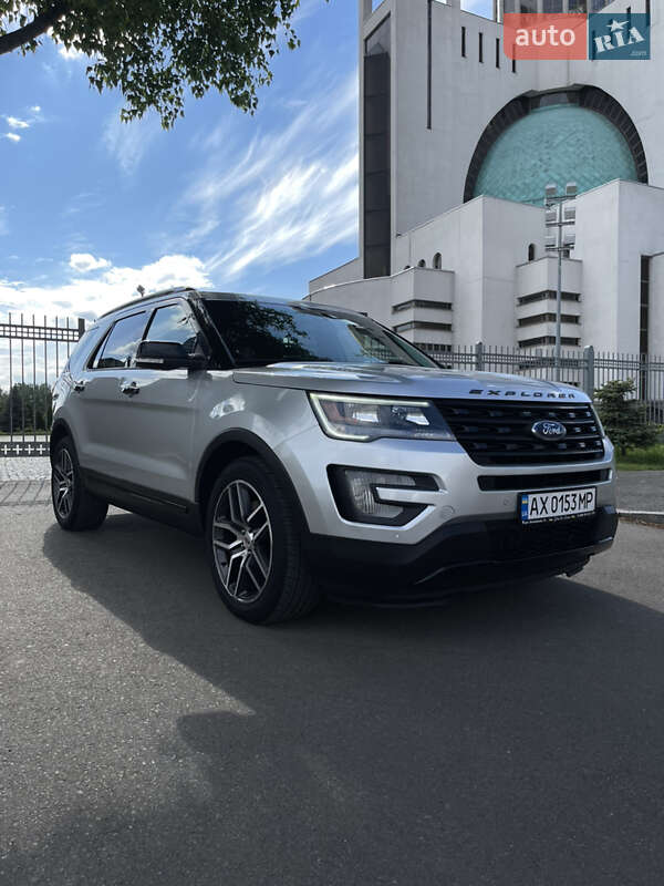 Позашляховик / Кросовер Ford Explorer 2016 в Києві