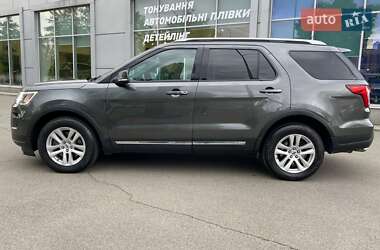 Позашляховик / Кросовер Ford Explorer 2019 в 